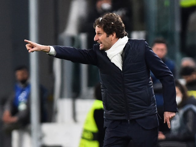 Juventus Women coach Joseph Montemurro reacts on March 23, 2022