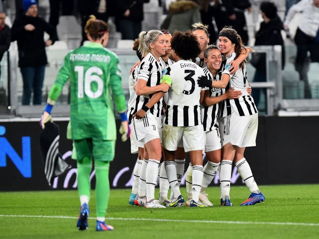 Juventus Women players celebrate after the match on March 23, 2022