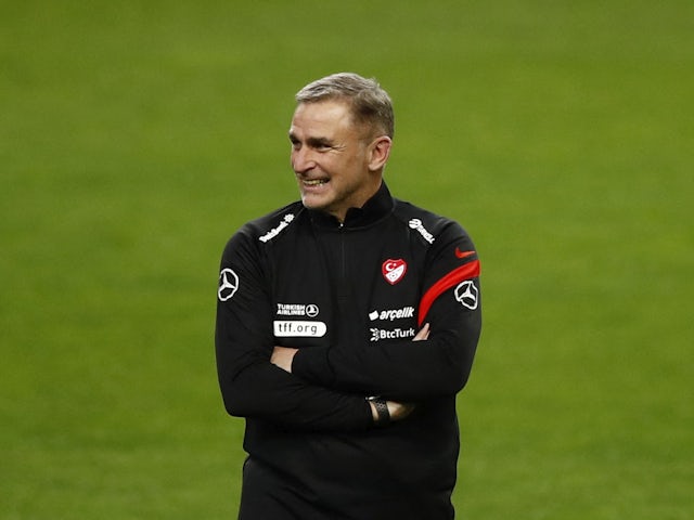 Türkiye Teknik Direktörü Stefan Kuntz, 23 Mart 2022'de antrenmanda