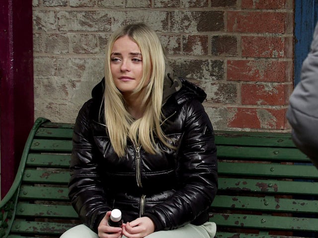 Millie Gibson quits Coronation Street after three years