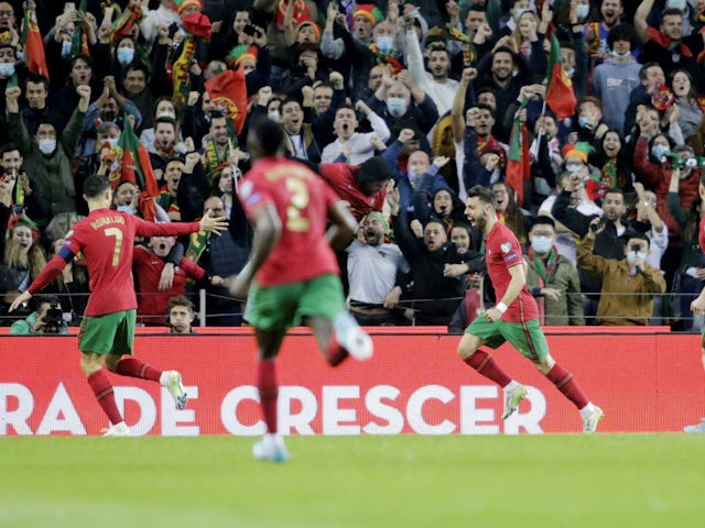 Ο Πορτογάλος Μπρούνο Φερνάντες πανηγυρίζει ένα γκολ εναντίον της πΓΔΜ στις 29 Μαρτίου 2022