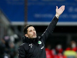 Greuther Furth head coach Stefan Leitl pictured on December 4, 2021