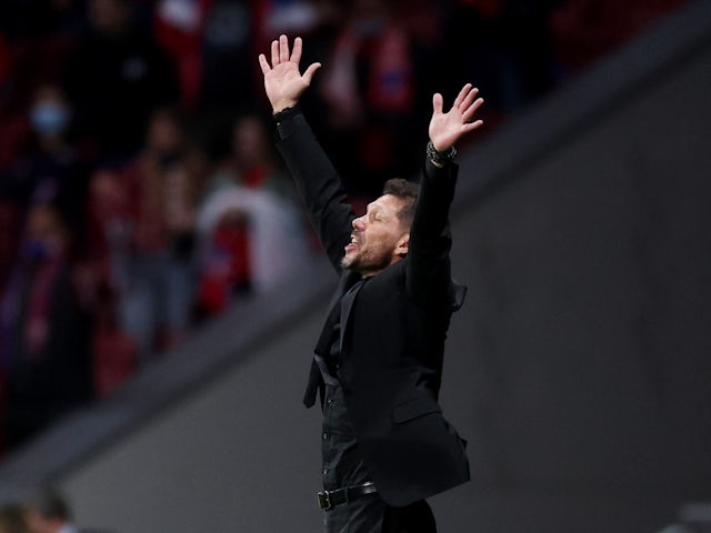 El entrenador del Atlético de Madrid, Diego Simeone, respondió el 13 de abril de 2022.