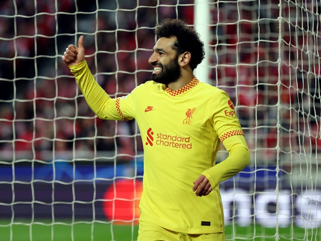 Mohamed Salah juega para el Liverpool el 5 de abril de 2022