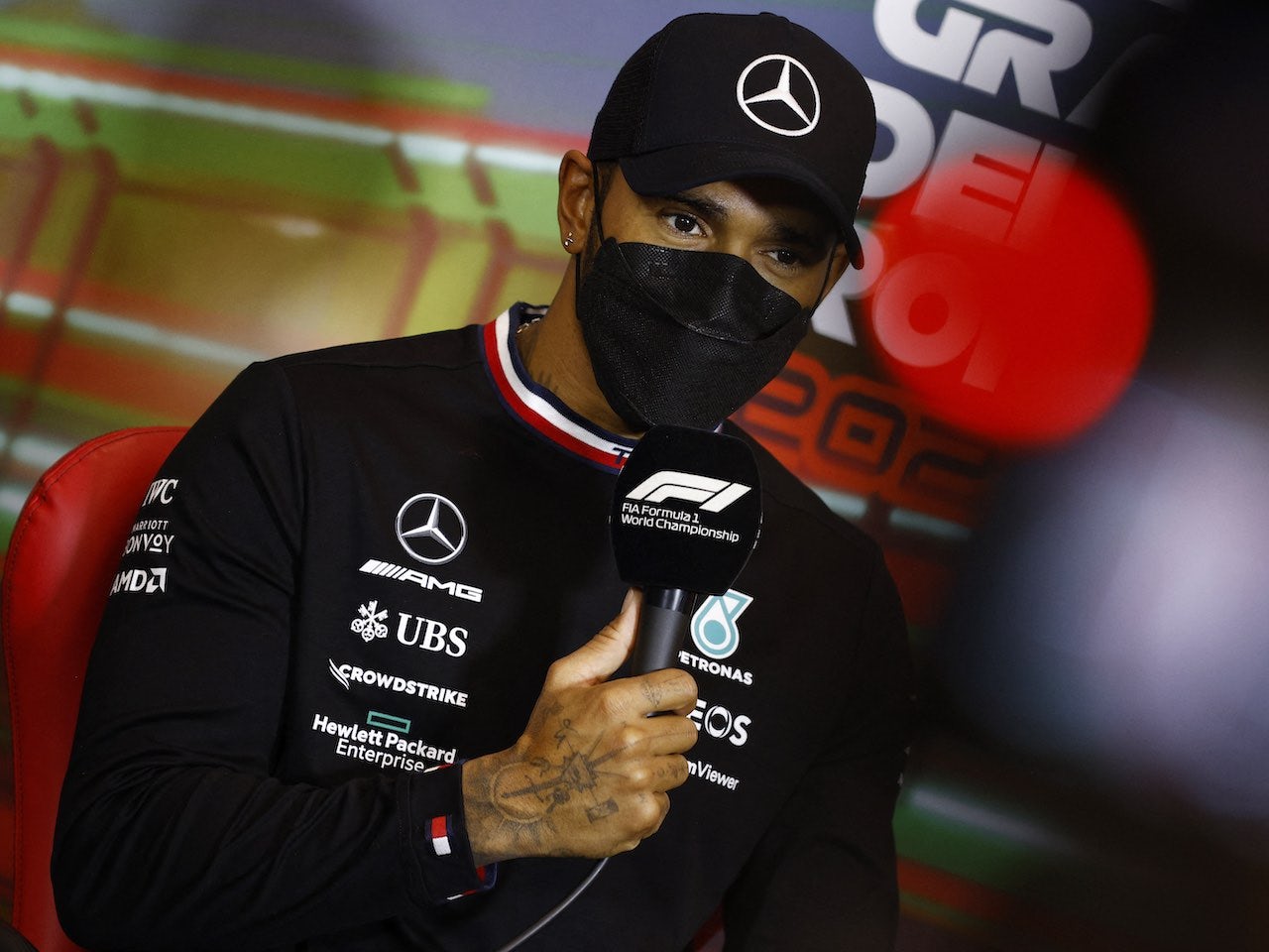 Wolff apologises for Hamilton's 'undriveable' car