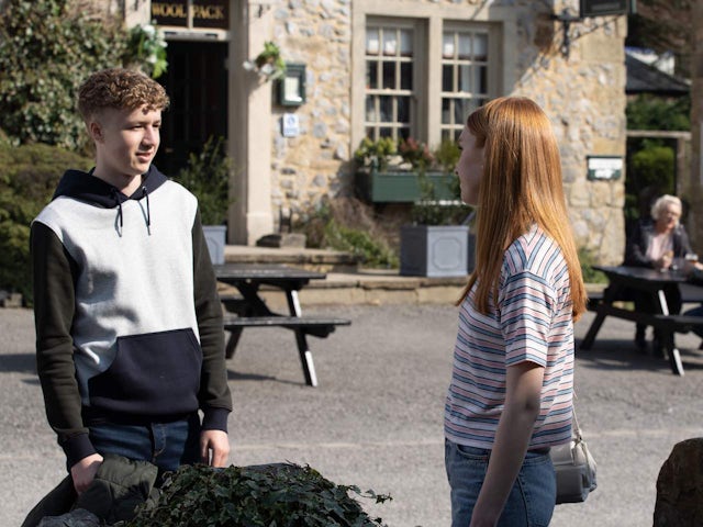 Noah and Chloe on Emmerdale on May 6, 2022