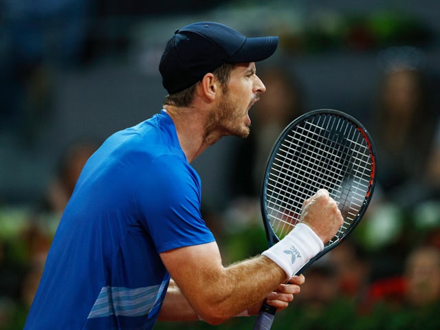 Andy Murray recovers from set down to beat Roman Safiullin