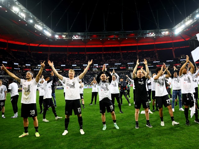 Eintracht Frankfurt players celebrate after reaching the Europa League final on May 5, 2022