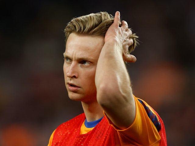 Man United-linked De Jong reveals desire to stay at Barcelona