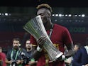 Roma forward Tammy Abraham with the Europa Conference League trophy on May 25, 2022.