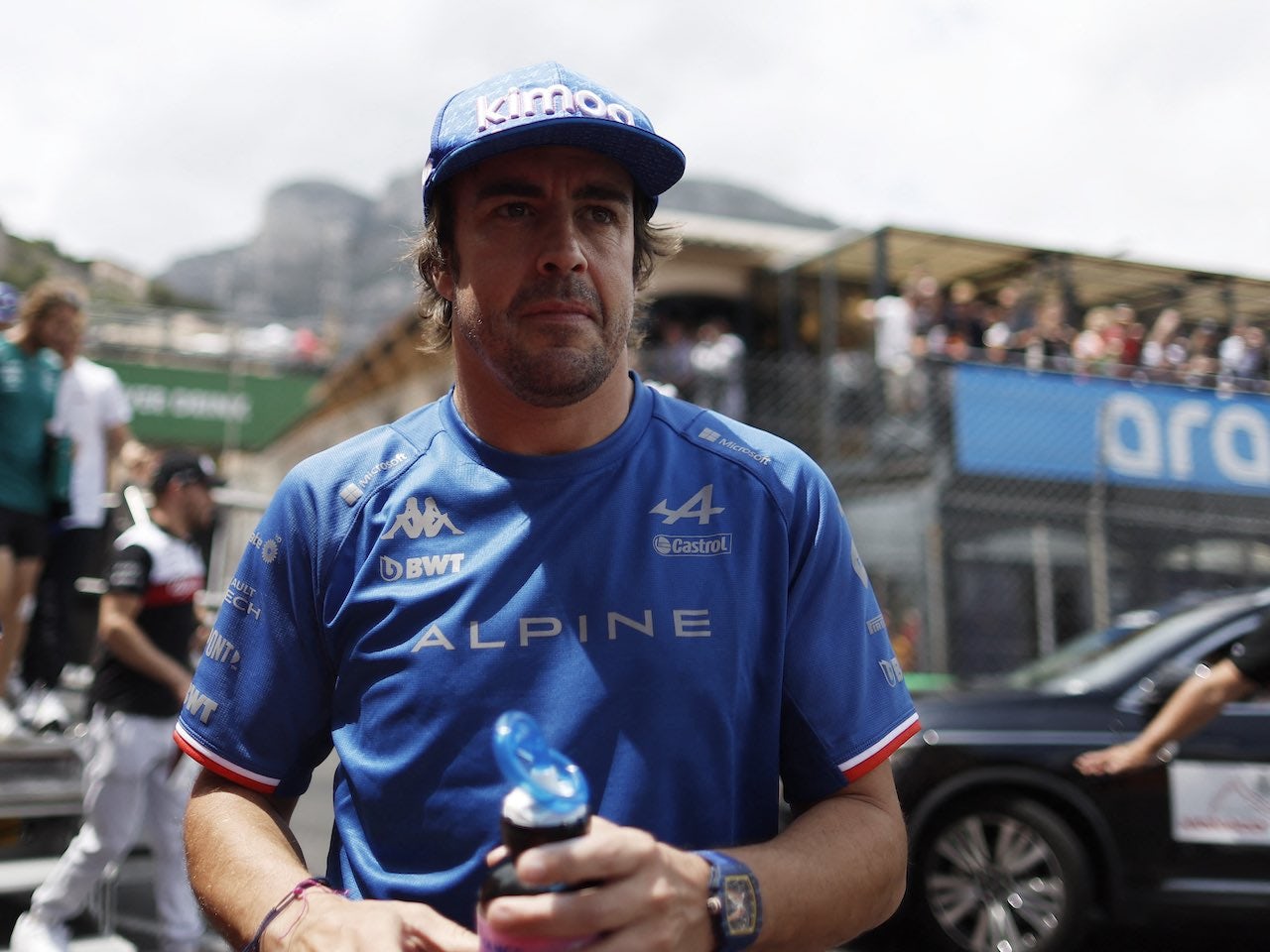 Alonso hits out at driver salary cap talks
