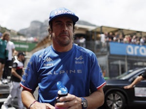 Alonso denies faking mistakes at Baku