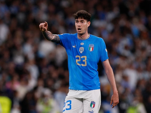 Alessandro Bastoni in action for Italy in June 2022