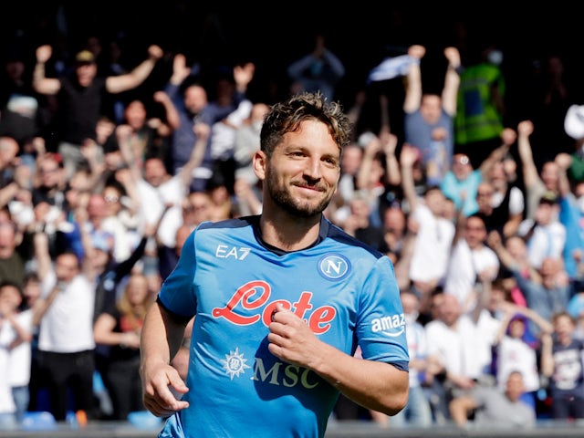 Dries Mertens in action for Napoli in April 2022