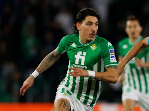 Atletico Madrid 'join race for Hector Bellerin'