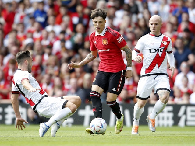 Manchester United's Alejandro Garnacho in action with Rayo Vallecano's Unai Lopez on July 31, 2022