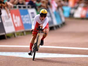 Grace Brown wins gold in women's time trial, Anna Henderson second