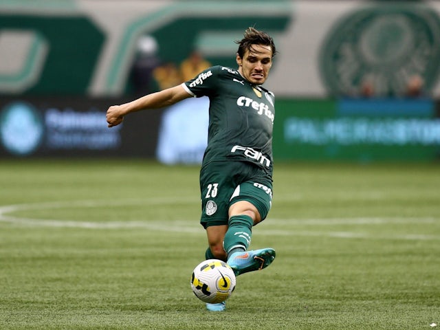 Raphael Veiga in action for Palmeiras on August 7, 2022