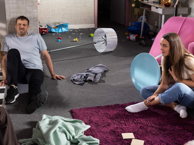 Warren and Sienna on Hollyoaks on August 18, 2022
