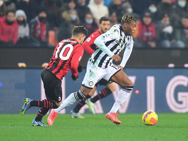 Fate Odege pe minge pentru Udinese împotriva Milanului pe 11 decembrie 2021