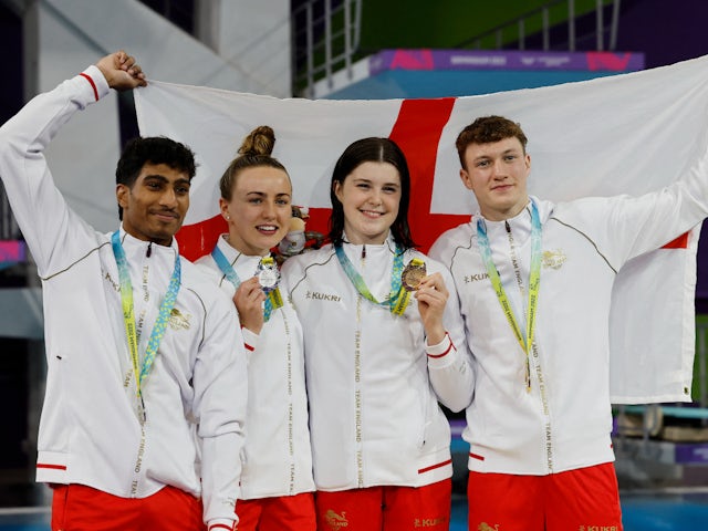 Spendolini-Sirieix wins third medal as England dominate 10m mixed synchro