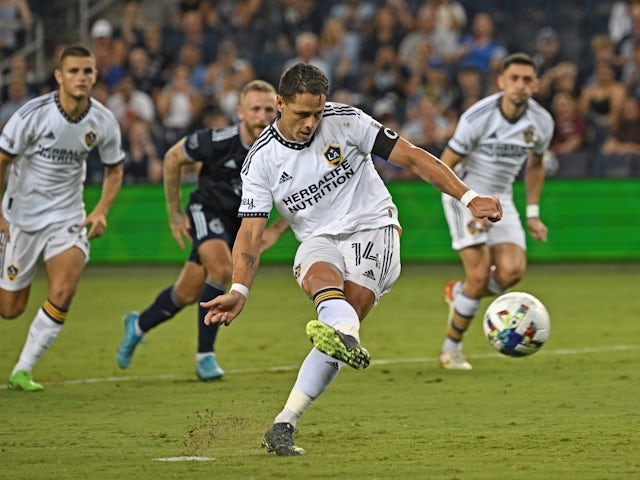 Los Angeles Galaxy's Javier Hernandez scores from the penalty spot on August 6, 2022