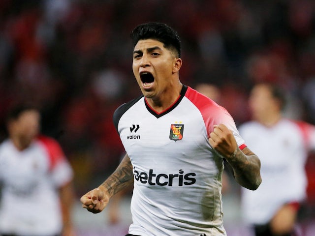 Luis Iberico celebrates scoring for Melgar on August 11, 2022