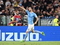Luis Alberto celebrates scoring for Lazio on August 26, 2022