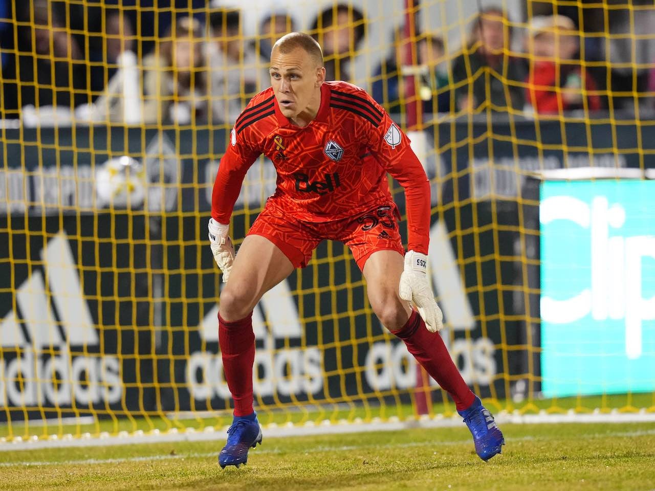 Chicharito scores twice, misses stoppage-time panenka in LA Galaxy