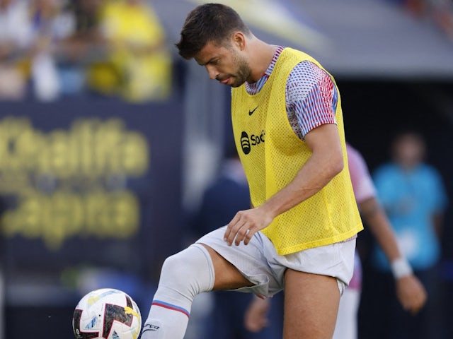 Gerard Pique 'clashed with Xavi over Barcelona game time'