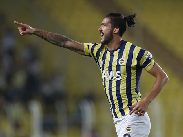Gustavo Henrique, 8 Eylül 2022'de Fenerbahçe'nin golünü kutluyor.