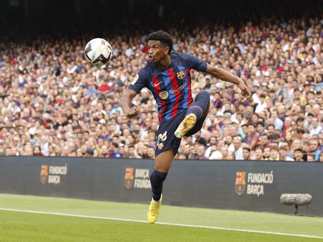 Barcelona 'preparing new five-year deal for Balde'