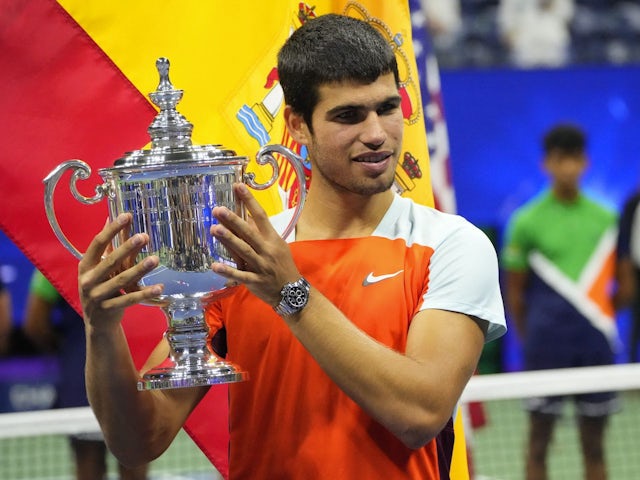 Carlos Alcaraz poses with his US Open trophy on September 11, 2022