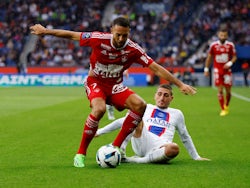 Brest's Haris Belkebla in action with Paris Saint-Germain's Marco Verratti on September 10, 2022