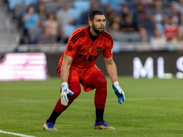 Maxime Crepeau in action for Los Angeles FC on September 13, 2022