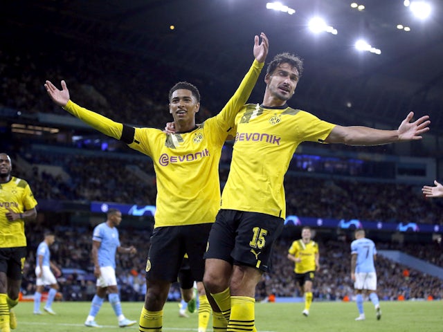 Jude Bellingham del Borussia Dortmund celebra un gol contra el Manchester City el 14 de septiembre de 2022