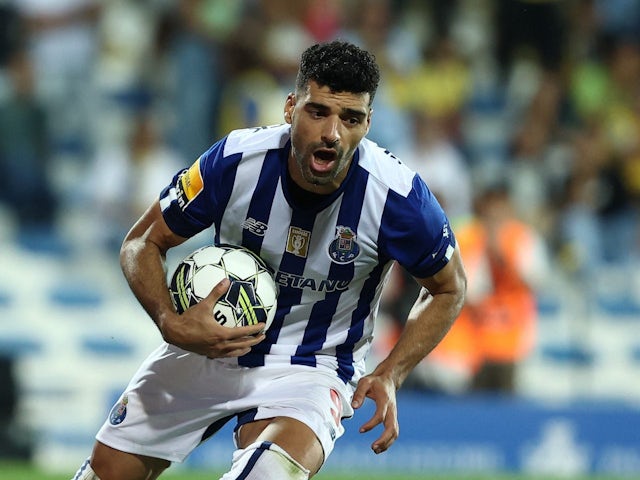 Mehdi Taremi celebrates Porto's goal on 17 September 2022