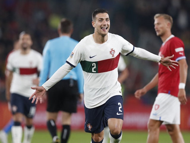 Man United 'ready to trigger Diogo Dalot contract extension'