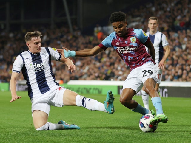 Ian Maatsen in action for Burnley against West Bromwich Albion on September 2, 2022.