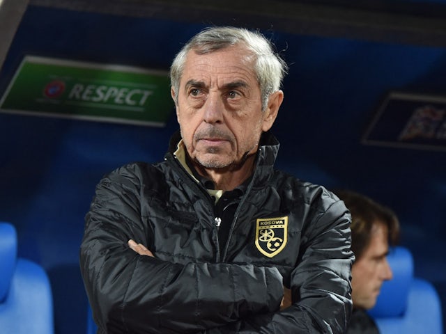L'entraîneur kosovar Alain Giresse le 27 septembre 2022