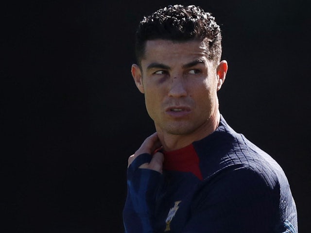 Cristiano Ronaldo e seu olho roxo no treino de Portugal em 26 de setembro de 2022