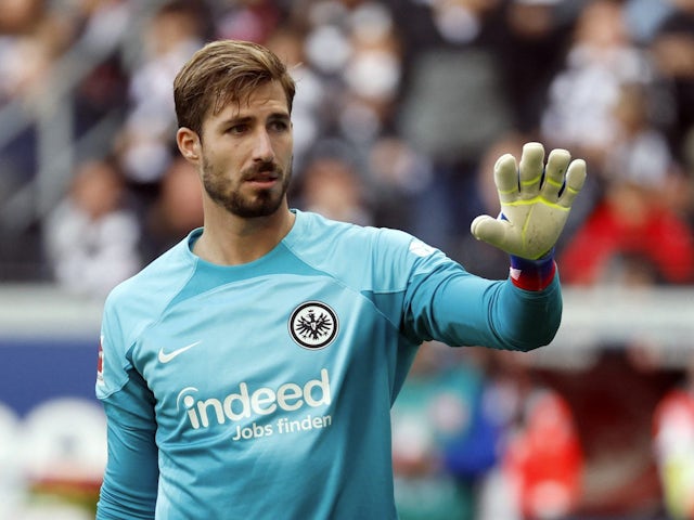 Kevin Trapp in action for Eintracht Frankfurt on October 1, 2022