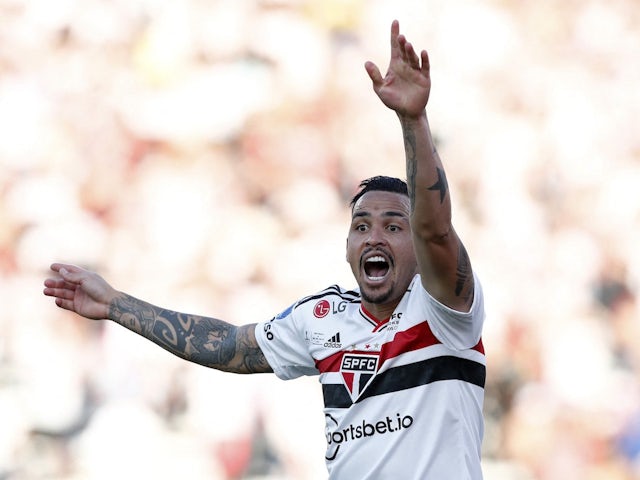 Luciano in action for Sao Paulo on October 1, 2022