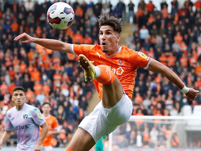 Theo Corbeanu in action for Blackpool on October 1, 2022