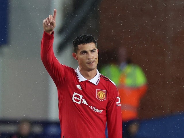 Ronaldo confirms Ferguson talked him out of joining Man City