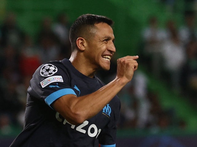 Alexis Sanchez celebrates scoring for Marseille on October 12, 2022