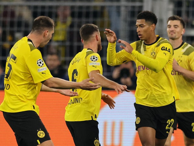 Judd Bellingham celebra el gol del Borussia Dortmund contra el Sevilla el 11 de octubre de 2022