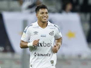 Man United 'lining up bid for Santos forward Leonardo'