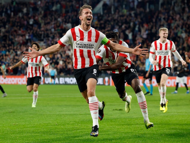 Lacklustre Arsenal deservedly beaten by PSV in Europa League