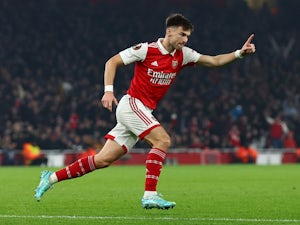 Kieran Tierney 'decides to stay at Arsenal'
